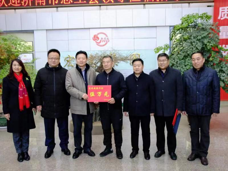 济南市总工会常务副主席傅金峰到星空手机官网入口-星空(中国)集团走访慰问