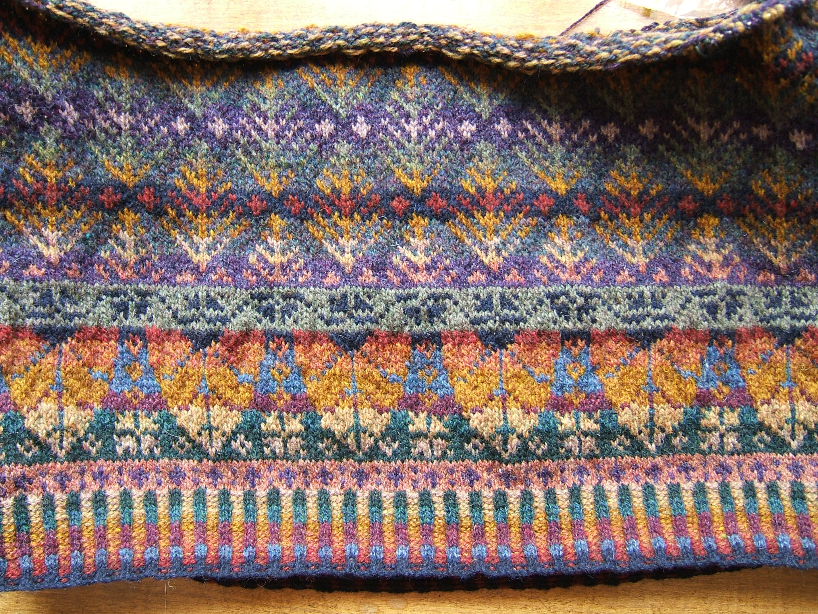 Fair isle knitting technique for the experts