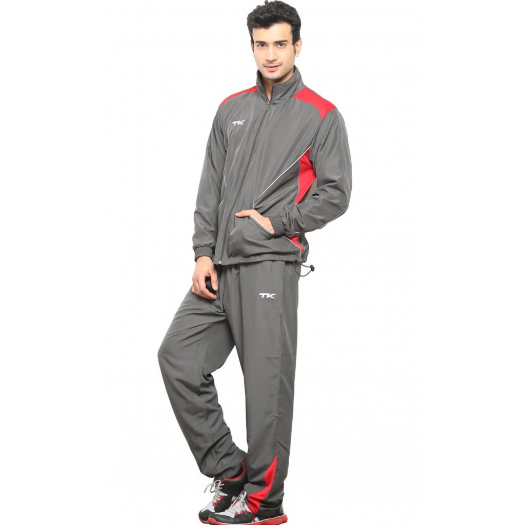 Here’s what you need to know before you buy a track suit – fashionarrow.com
