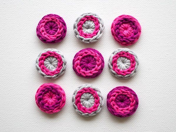 crochet buttons how-to: cool crocheted buttons UQBBURO
