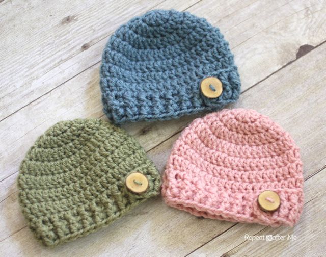 Crochet cap for babies i like the idea of using wooden or another type of buttons on the hat LWGAREK