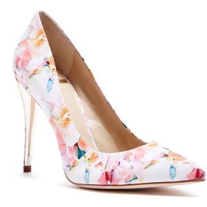 floral pump guess by marciano amy floral-print pump ($178) ❤ liked on polyvore featuring BLKOVAO