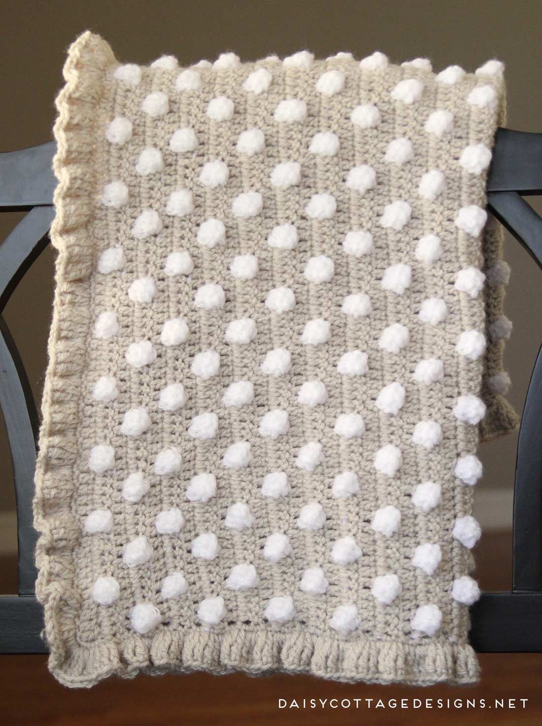 free crochet pattern | crochet blanket pattern | crochet baby blanket |  polkadot blanket CXOFKRD