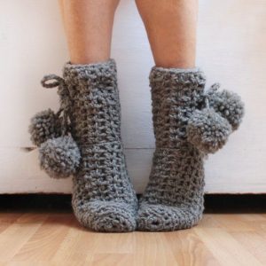 how to make simple crochet socks! you will learn to make simple socks with VRCCVEP