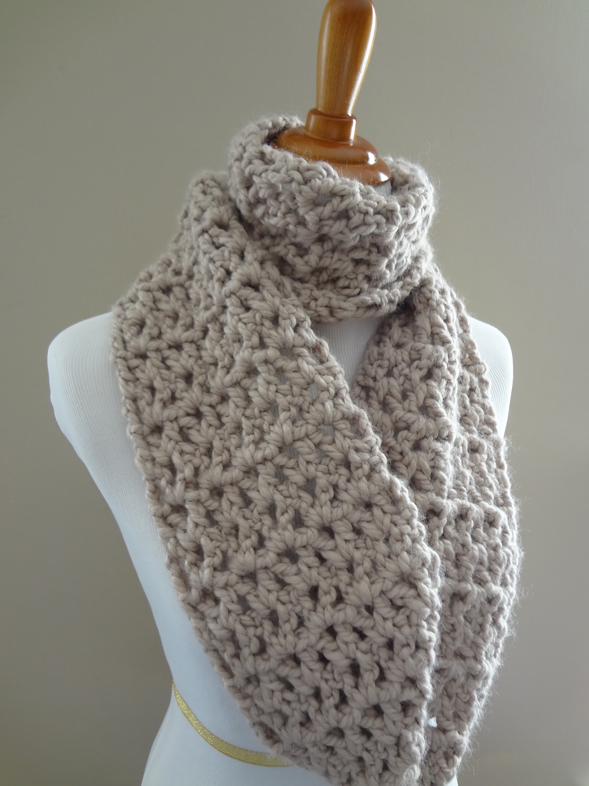 infinity scarf crochet pattern instructions: BPRPKXG