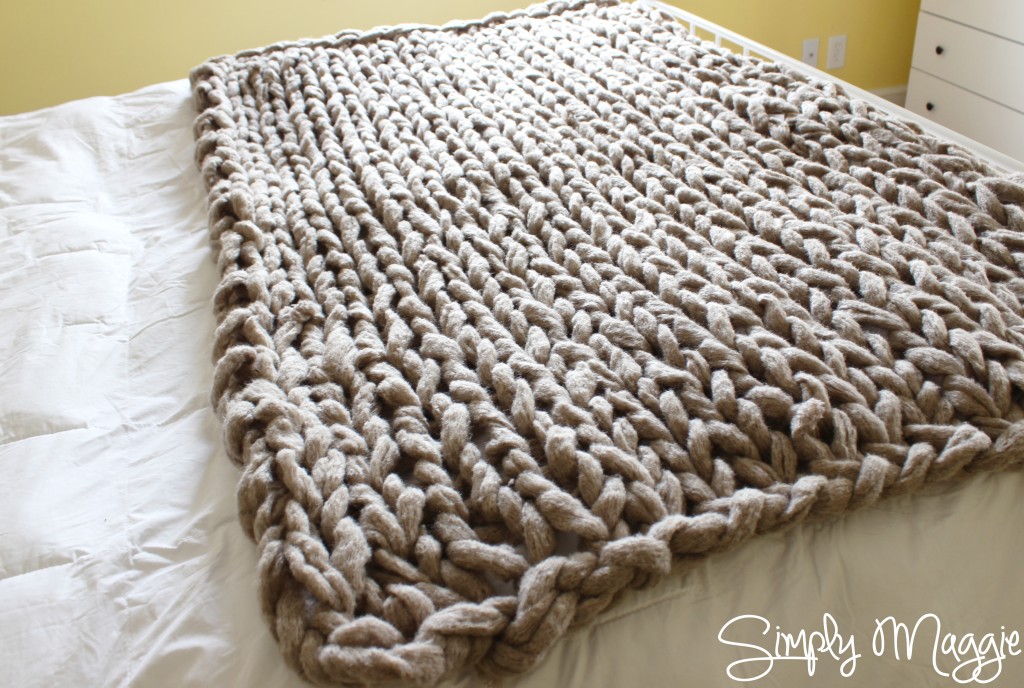 knit blanket how to arm knit a blanket in 45 minutes! www.simplymaggie.com WHPTOWZ