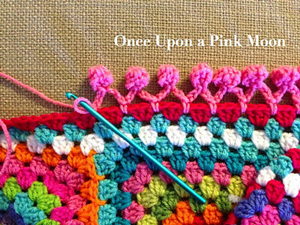 pom pom edge :: free #crochet edging patterns! SCXAXGZ