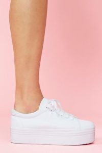 white platform sneakers zomg platform sneaker in white old...taking me back to the 90u0027s u0026 OTTAGZO