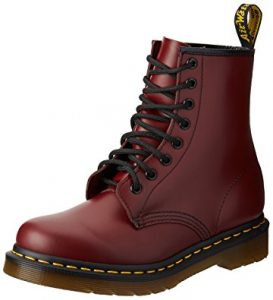 Get a bold look with women’s leather boots – fashionarrow.com