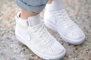 sneakers for girls the best girls sneakers for summer 2016 | highsnobiety YAEHYNS