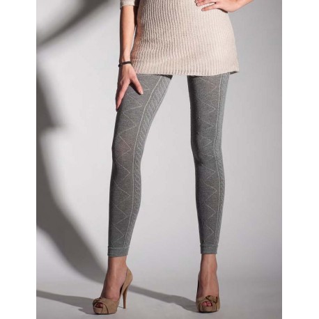 Staying warm and fashionable with cable
knit leggings
