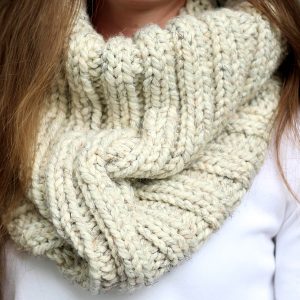 Stylish and warm cowl knitting pattern – fashionarrow.com