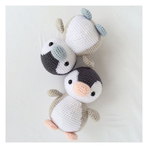Gift different crochet animal toys to the
baby