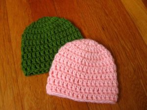 Easy, quick newborn hat: perfect basic hat! I've made them in