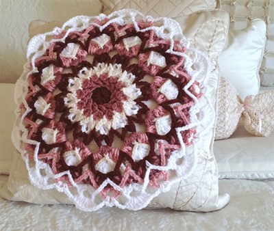 22 Free Crochet Pillow Patterns That Are Perfect for Decorating Your