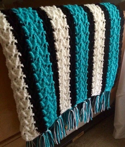 Video Tutorial] Simple And Lovely Arrow-Shaped Stitch Afghan Pattern