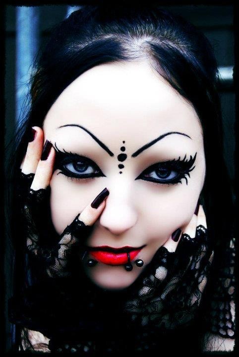 Gothic Makeup Ideas: Vampire Goth on We Heart It