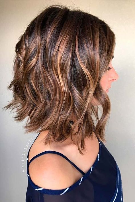 40 Best Short Hairstyles for Thick Hair 2019 - Short Haircuts for