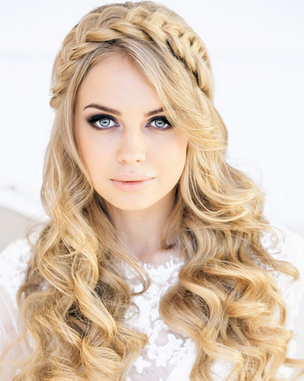 Alluring hairstyles with princess look