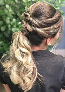 21 Popular Homecoming Hairstyles That'll Steal the Night | StayGlam