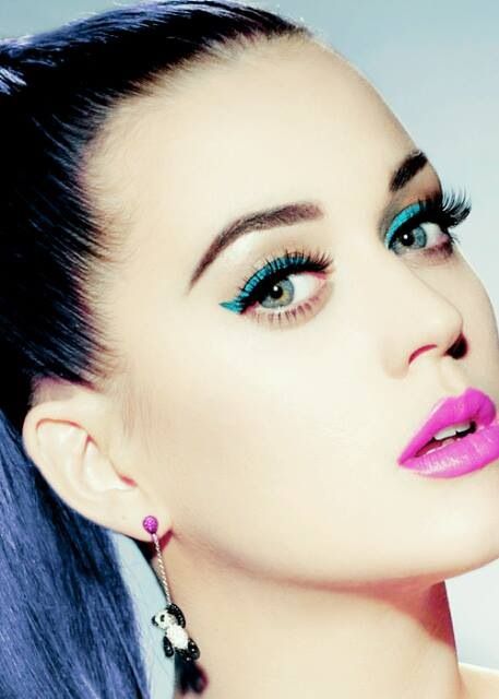 My husband wants me to do this pretty turquoise Katy perry makeup