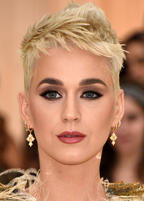 Katy Perry's Makeup Trick For Wide Eyes | BEAUTY/crew