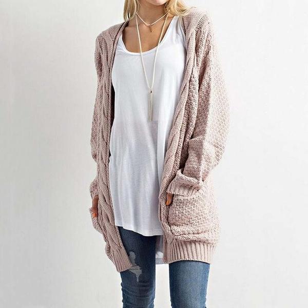 A KNIT CARDIGAN CAN GIVE YOUR WARDROBE A
DISTINCTIVE STYLE