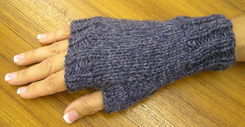 Ravelry: Easy Fingerless Mitts pattern by Maggie Smith