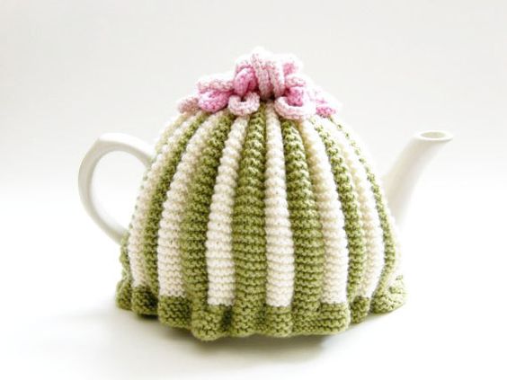 Retro Tea Cosy Pattern | Free Knitting Patterns | Handy Little Me