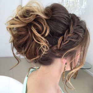 99 Most Fashionable Prom Hairstyles This Year