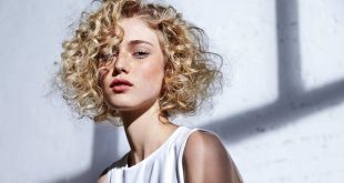 30 Easy Hairstyles for Short Curly Hair - The Trend Spotter