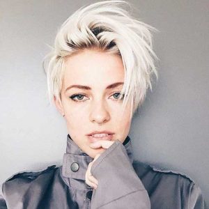 25 Chic Short Hairstyles for Thick Hair - The Trend Spotter