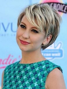 25 Beautiful Short Haircuts for Round Faces 2017