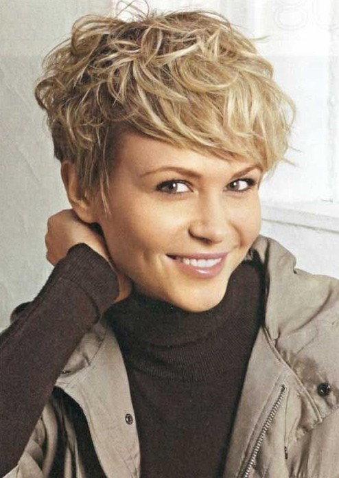 Short Messy Hairstyle for Women: Easy Haircuts - PoPular Haircuts