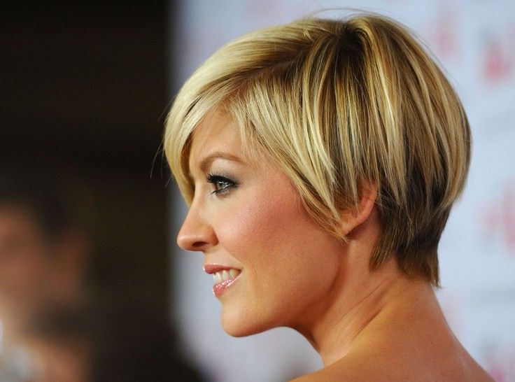 10+ Short Straight Hairstyles for Women - Hairstyles Weekly