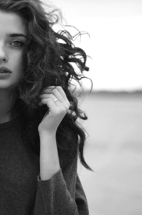 Windy hair - great edge crop | Photography | Pinterest | Curly